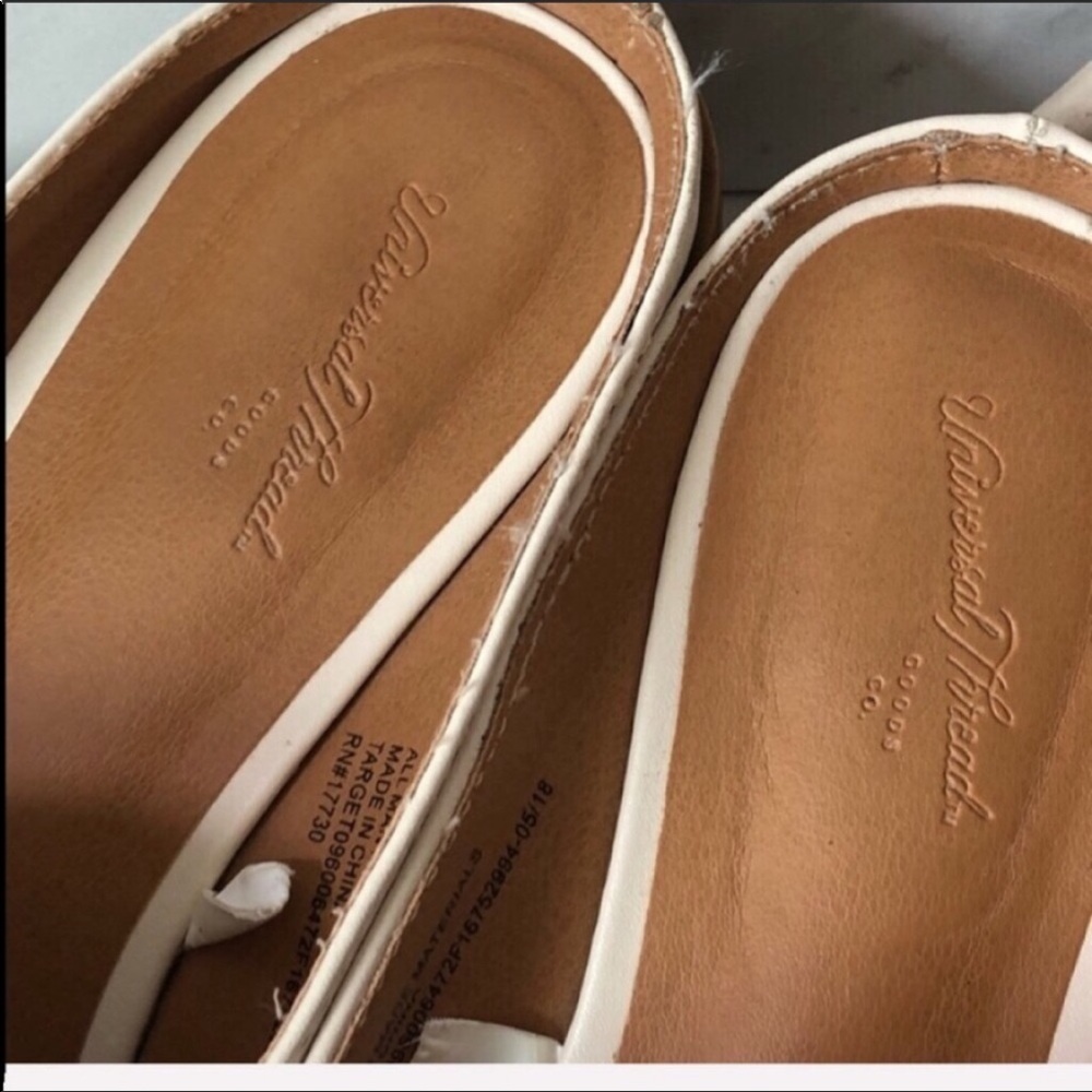 Universal Thread White Leather Look Minimalist Bo… - image 4